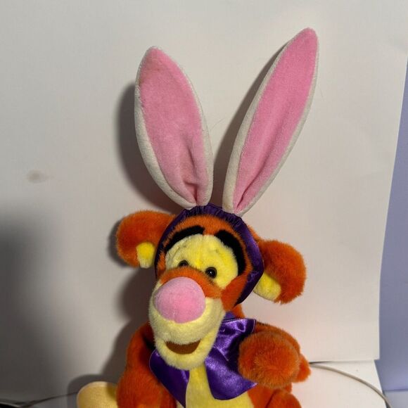 Walt Disney Company‎ Large Easter Bunny Tigger plush(310-986) EUC - Picture 2 of 4